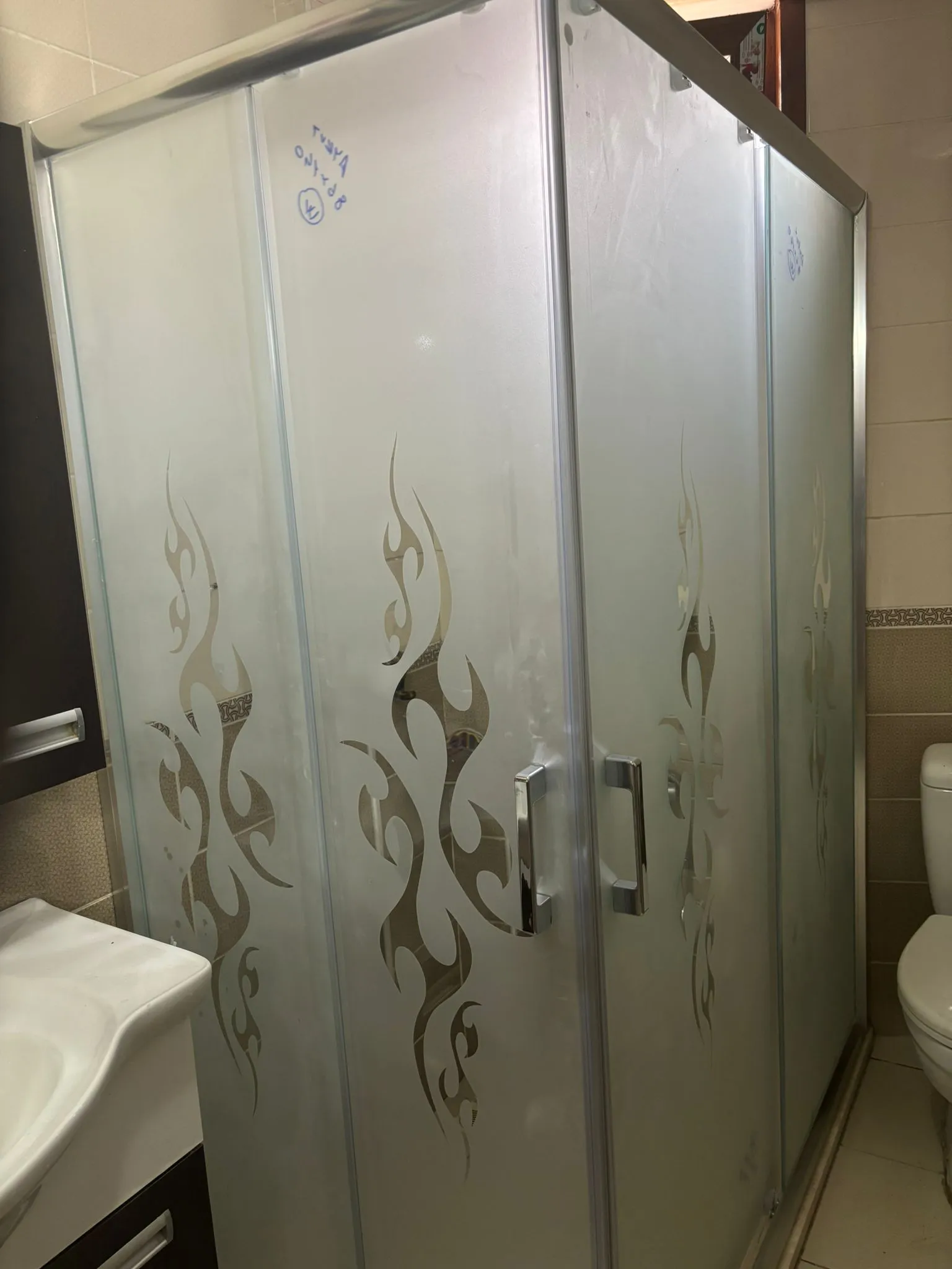 Kumlu Desenli Dusakabin montajı ve uygulaması